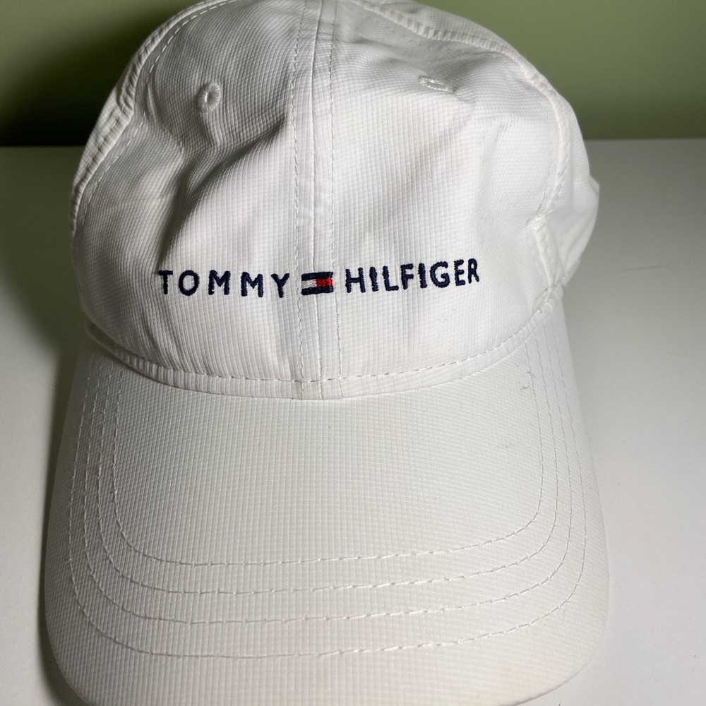 Tommy Hilfiger hat